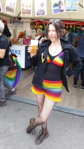 evelyn auf der regenbogenparade 2015